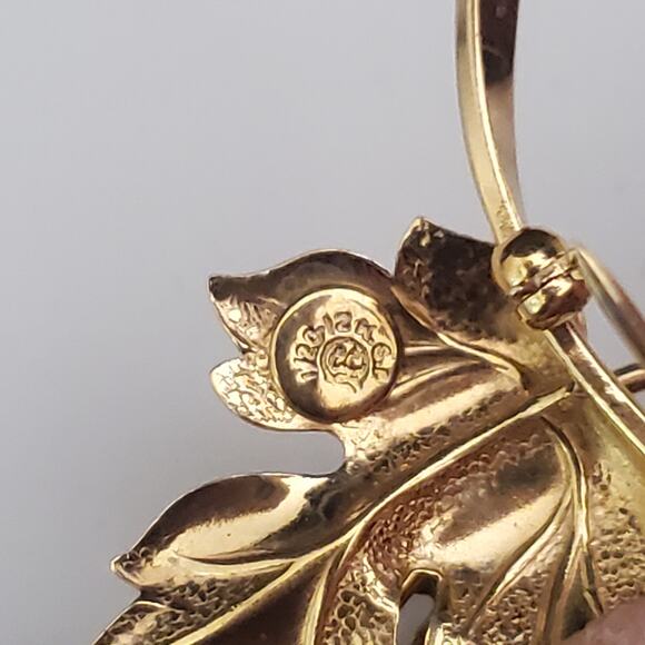 Vintage Filigree Grape Cluster and Leaves Brooch 12K Gold Filled Signed CC‎ - Picture 4 of 6